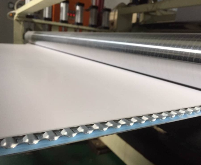 Aluminum Composite Panels Vs. Metal Solid Panels