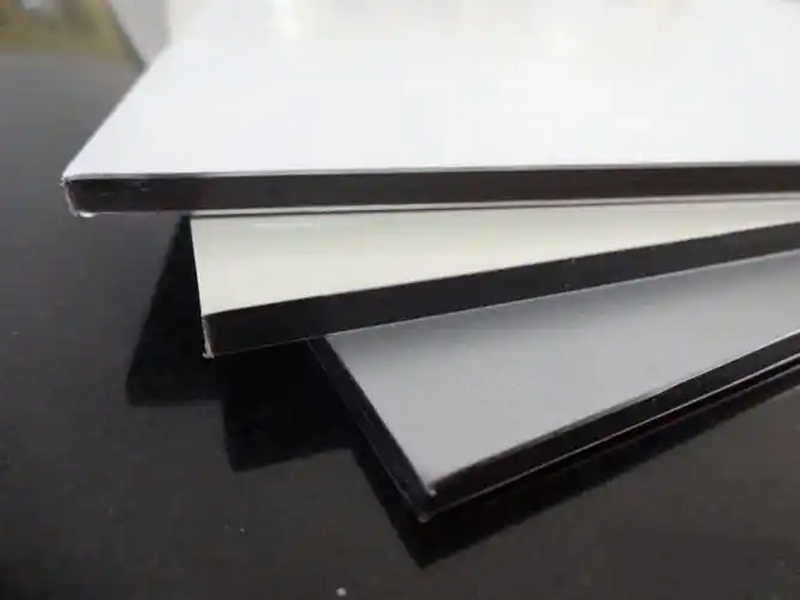 What Are The Benefits of Aluminium Polyethylene Composite Panels?