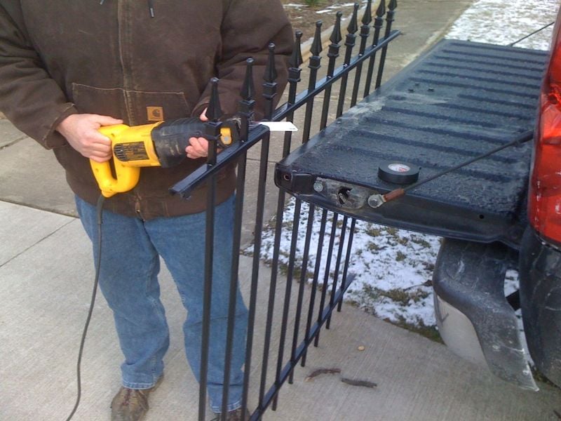 Cut Aluminum Fence Panels-_1