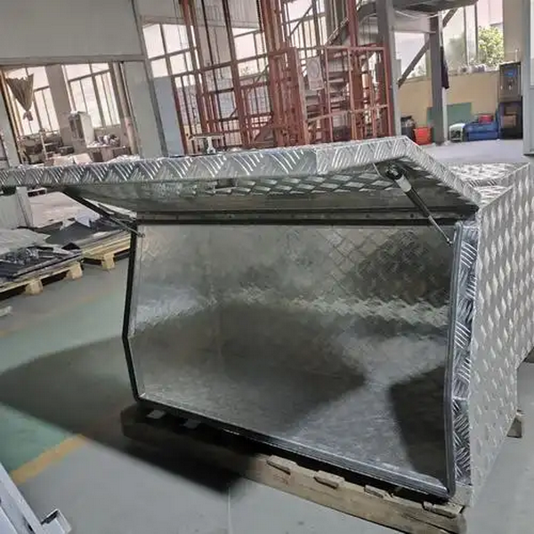 How To Cut Aluminum Sheet by Hand?