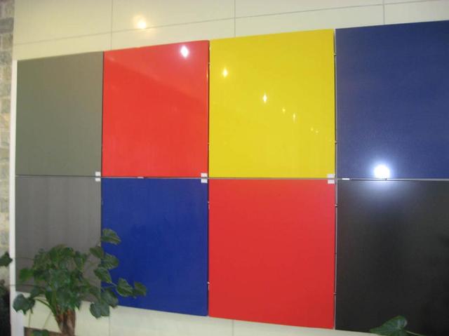 What are the characteristics of the aluminum composite panel?