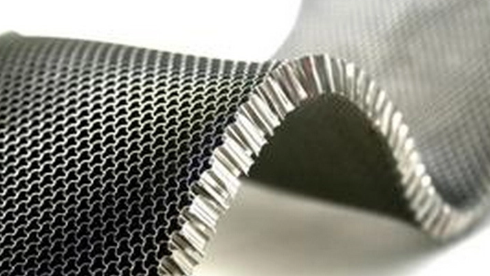 What makes 3003 aluminum honeycomb panels highly corrosion resistant?